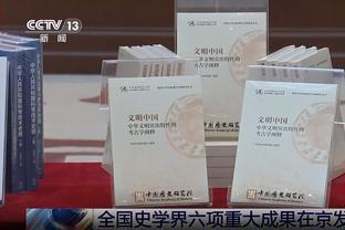 湖人官方晒出训练照：新援丁威迪亮相 詹姆斯眼神专注！