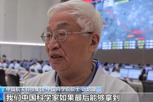 沃格尔：布克是我接触过最出色的领袖之一 录像课上他善于表达